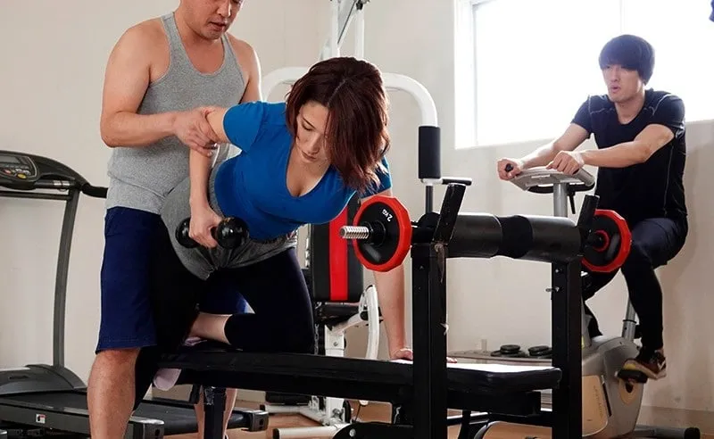ông chồng phát hiện người vợ địt nhau với huấn luyện viên thể hình